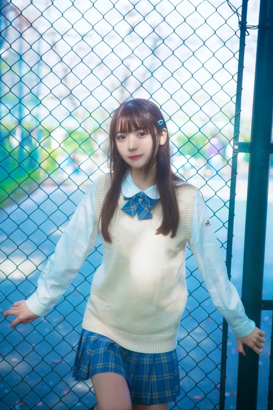 蓝色校园风服饰图片