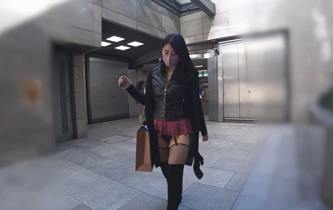 室内空间服装搭配画面