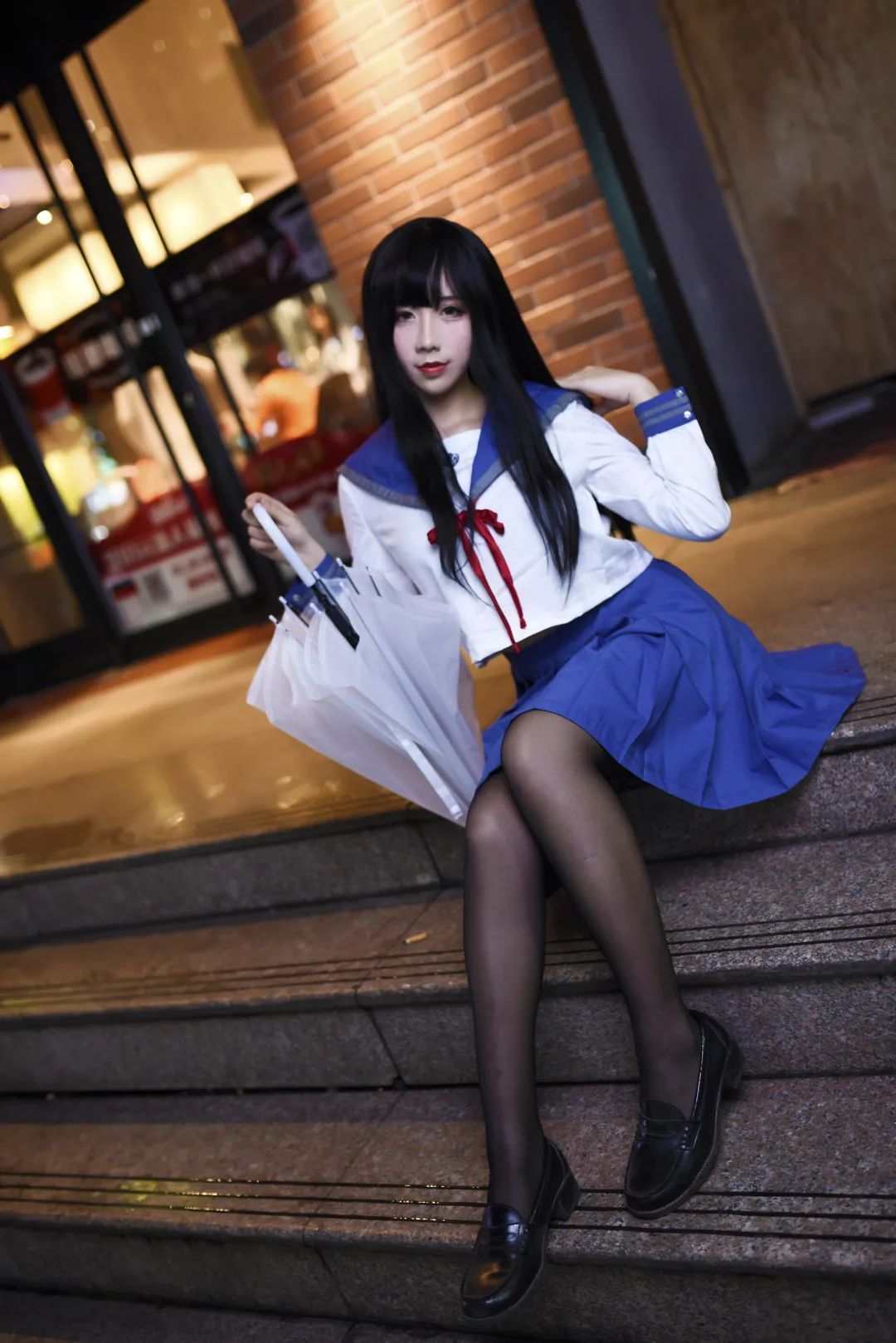 cosplay写真与社媒风格线索更新导读 蓝白制服风格造型写真