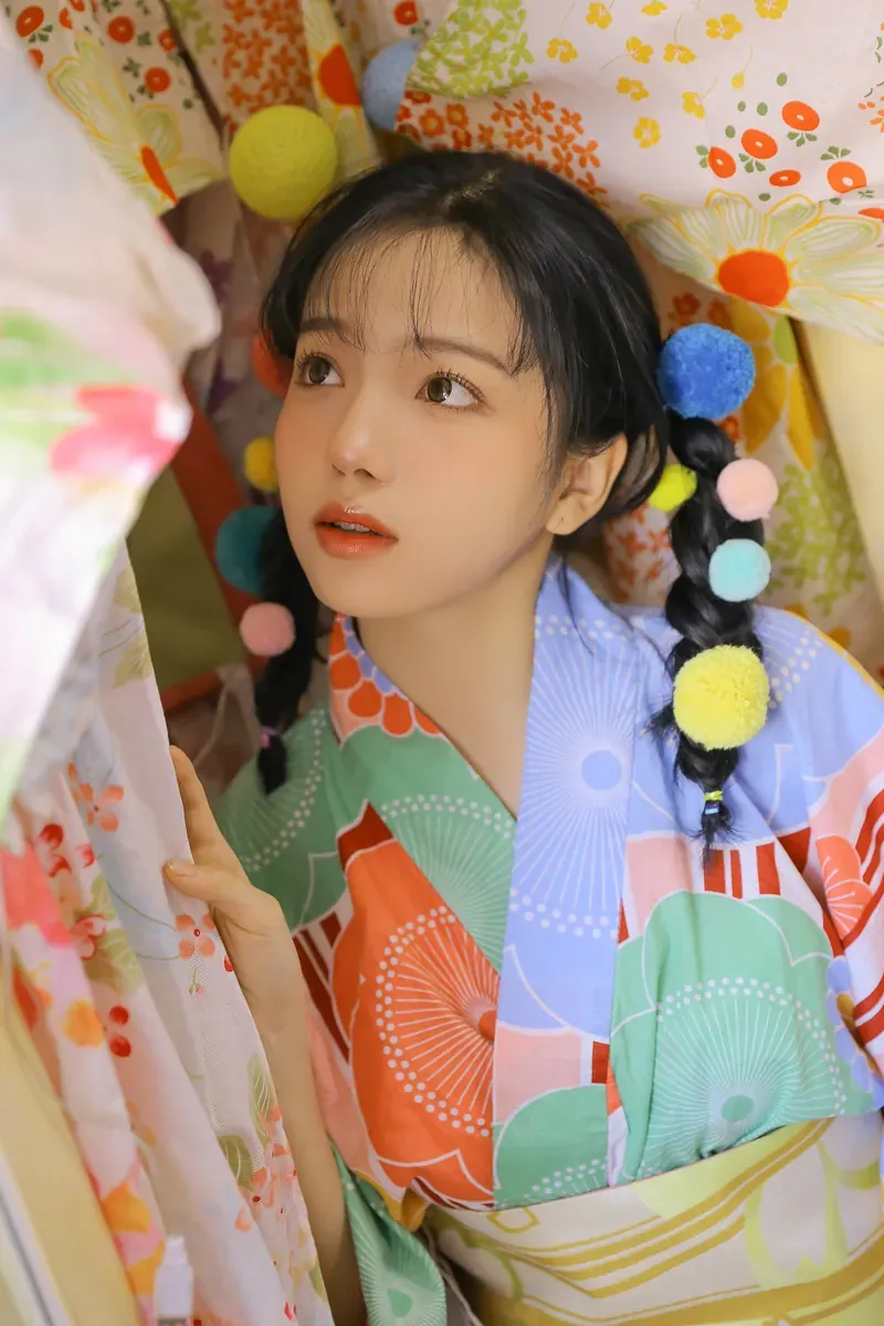 平台公开内容风格与更新状态整理 彩色服饰主题照片