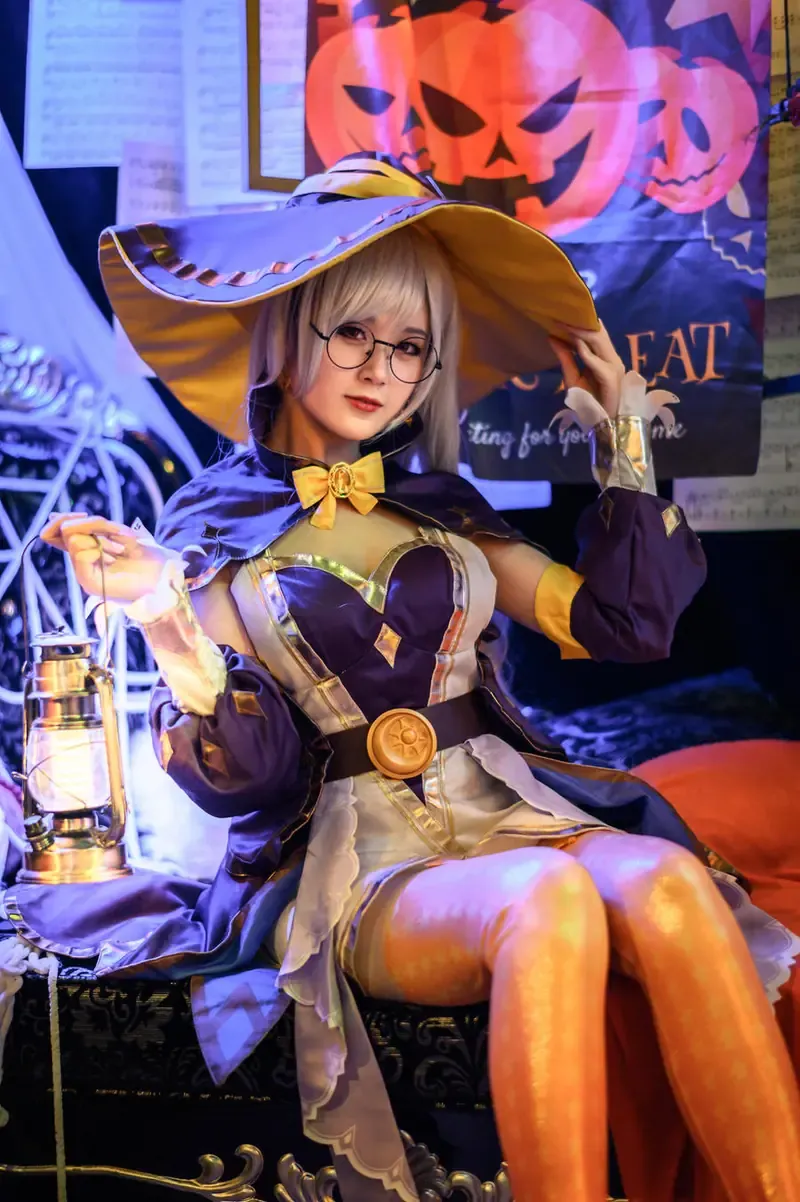 微博平台与Cosplay内容风格更新介绍 室内魔法主题服装摄影造型