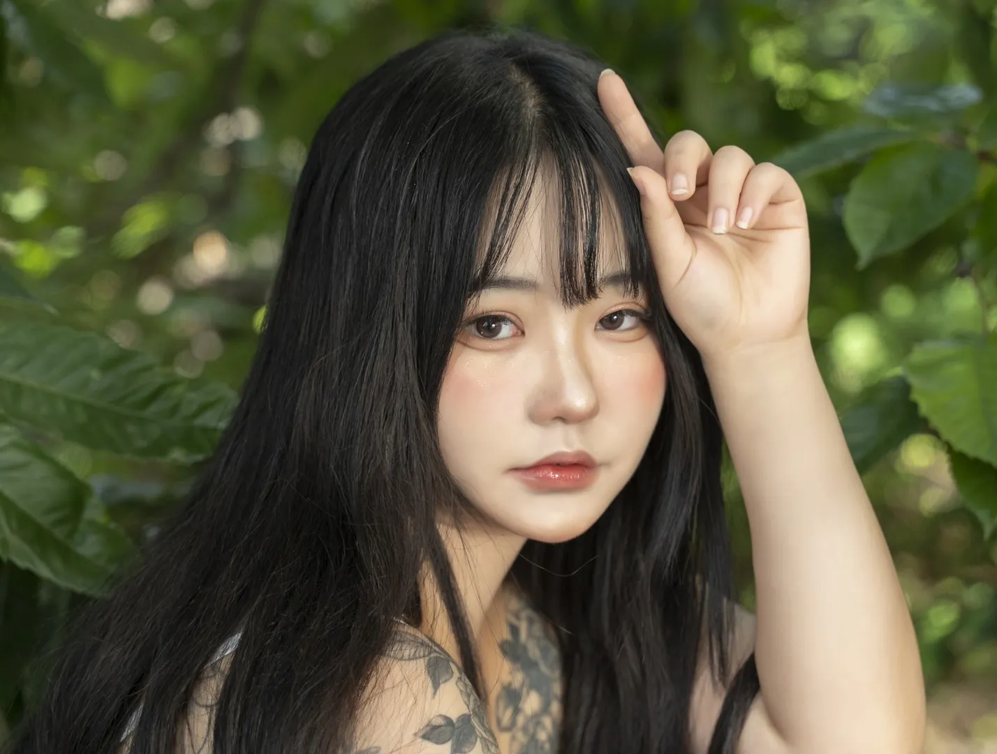 Instagram平台线索与写真风格更新介绍 户外近距离镜头肖像