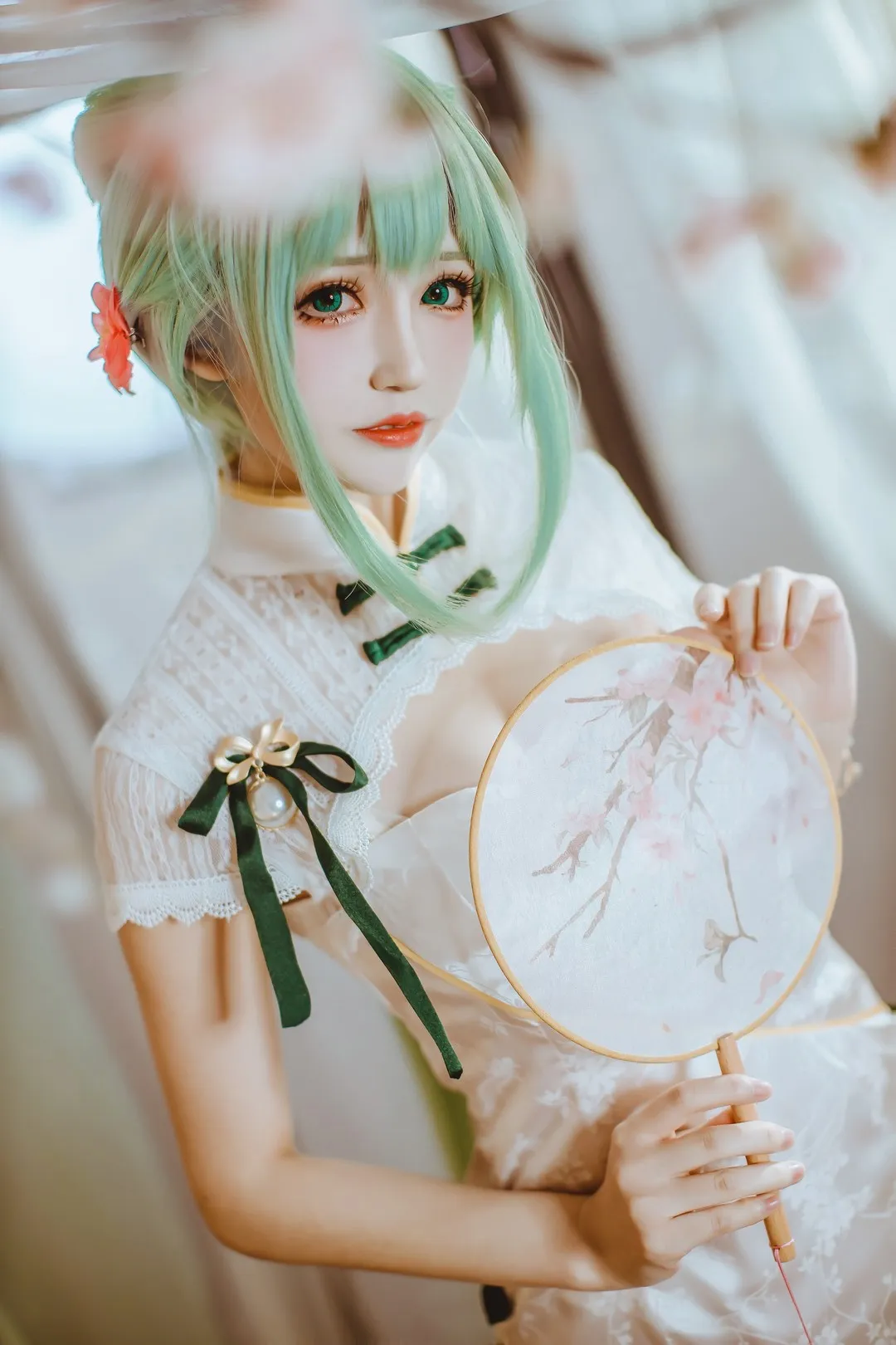 coser衣衣绿色假发白色服装写真
