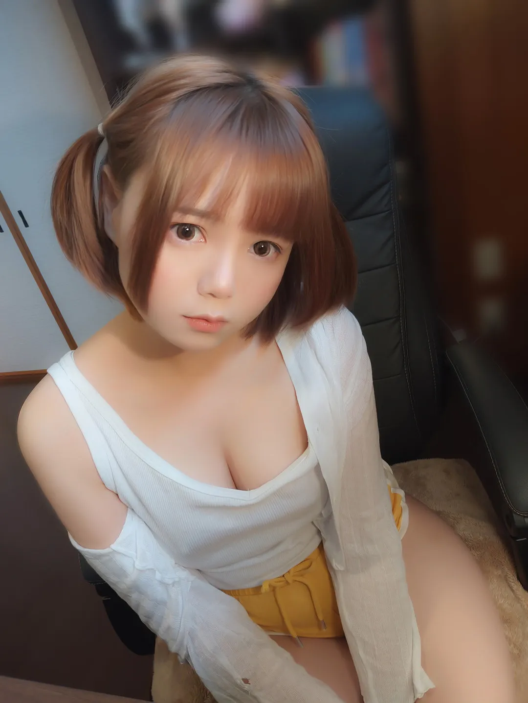 平台线索与Cosplay风格更新整理 居家服装自拍照片