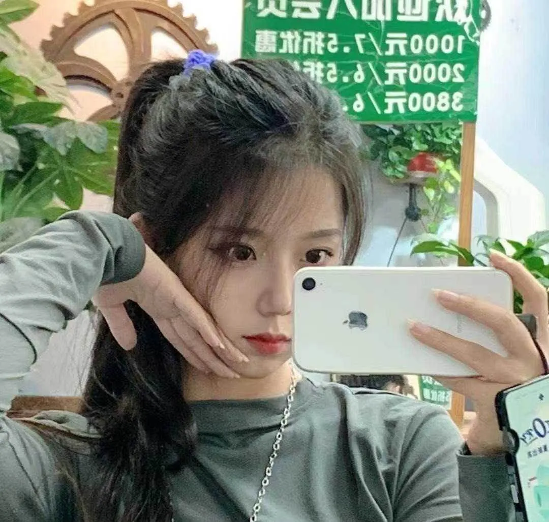 姿态构图写真图片