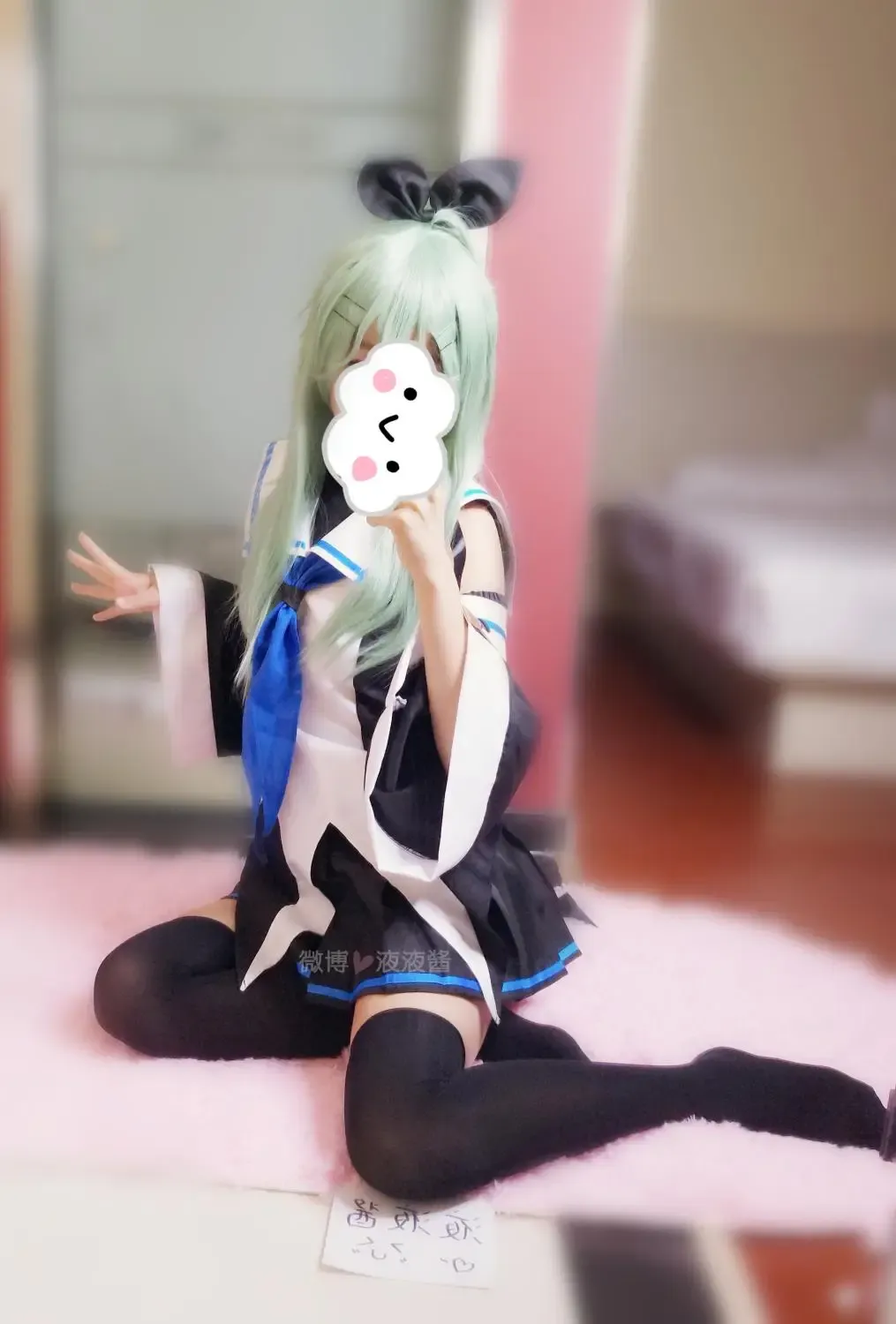 cosplay社媒平台与写真风格更新 蓝白服装造型照片