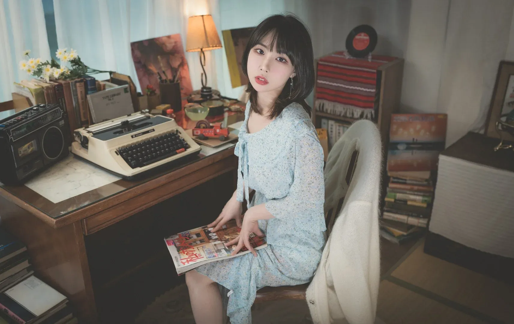 室内场景服装造型照片