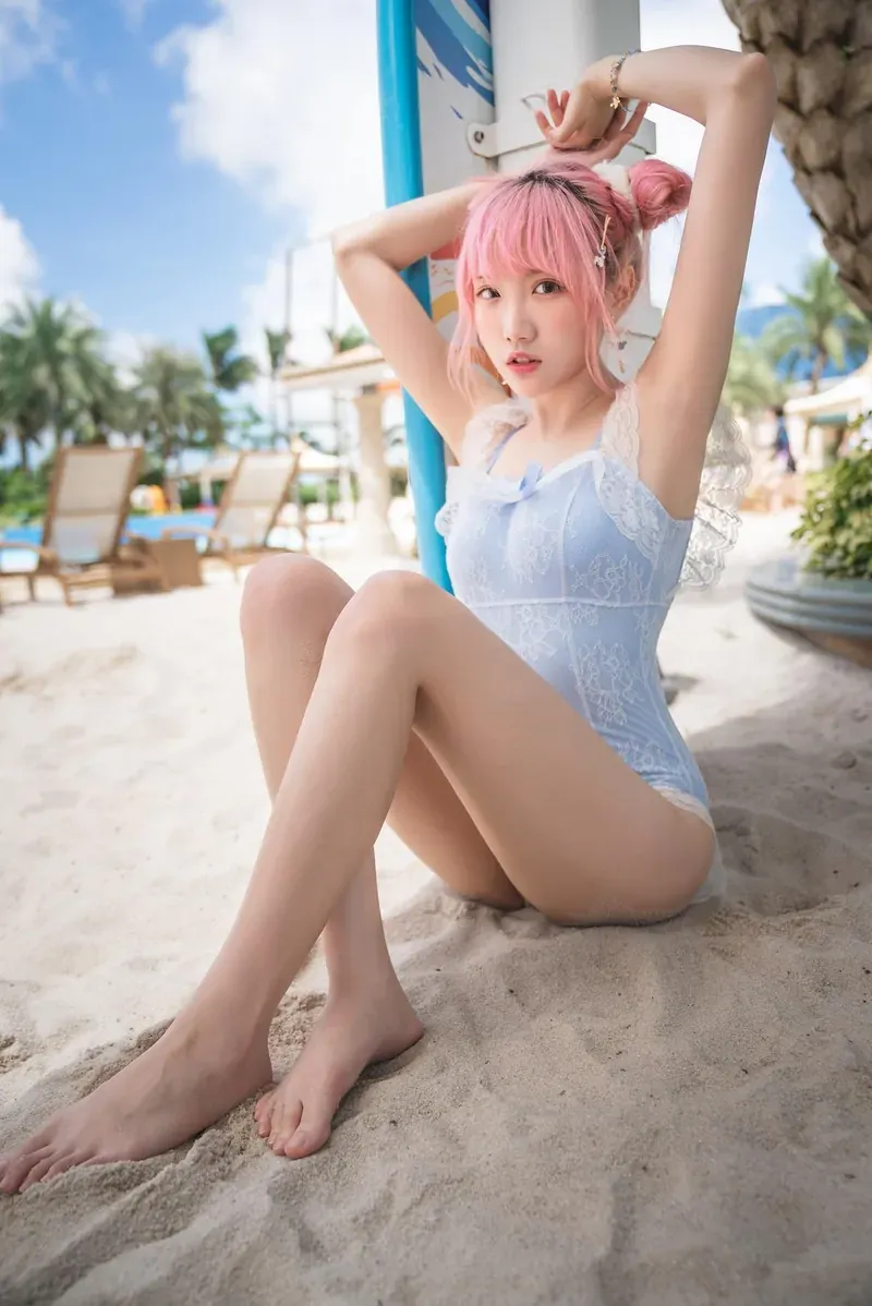 公开平台线索与写真视觉风格更新整理 粉色发型海边场景摄影照片