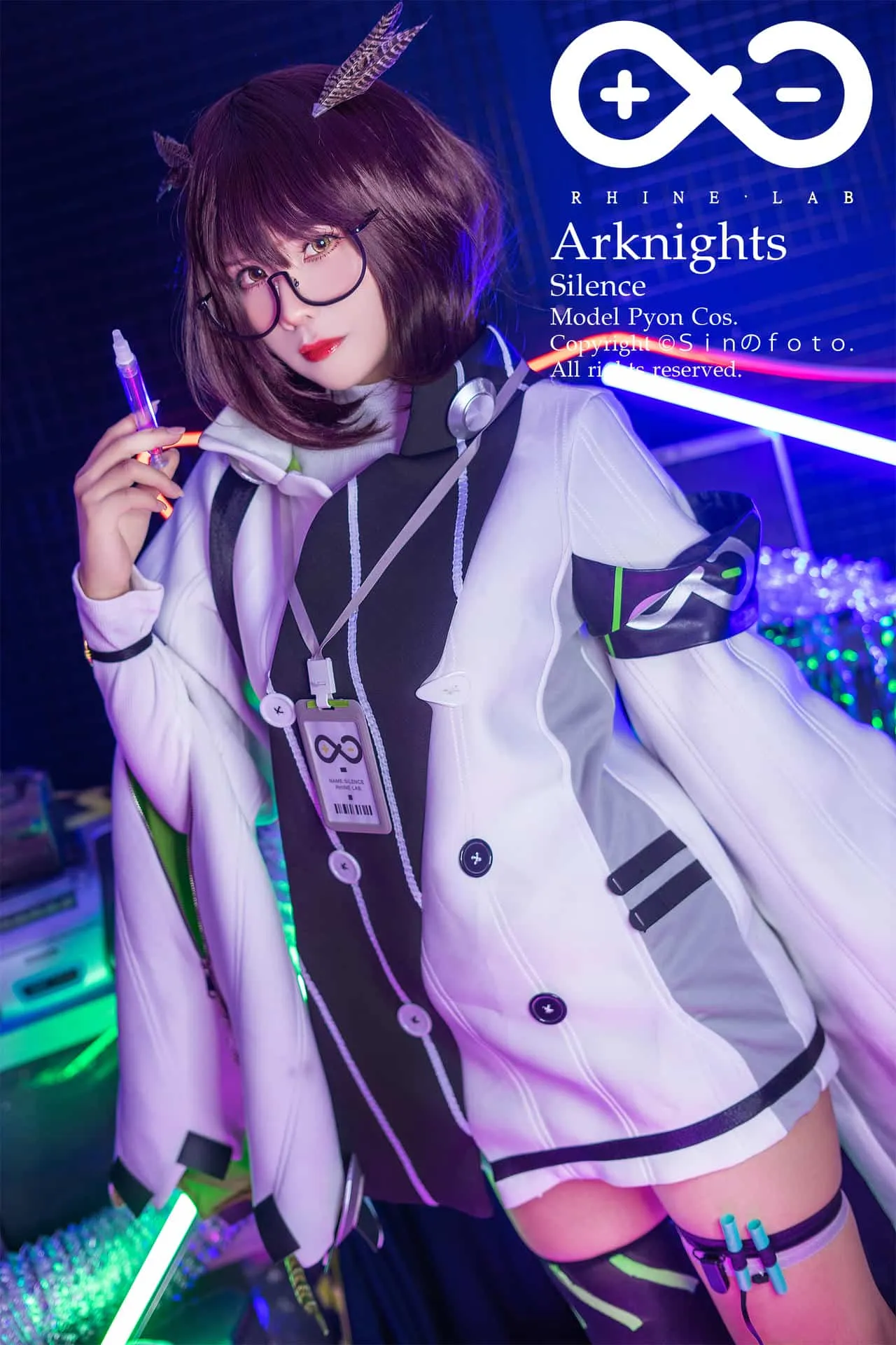 TikTok与Pinterest平台线索及写真内容风格更新观察 白色科技风角色服装写真