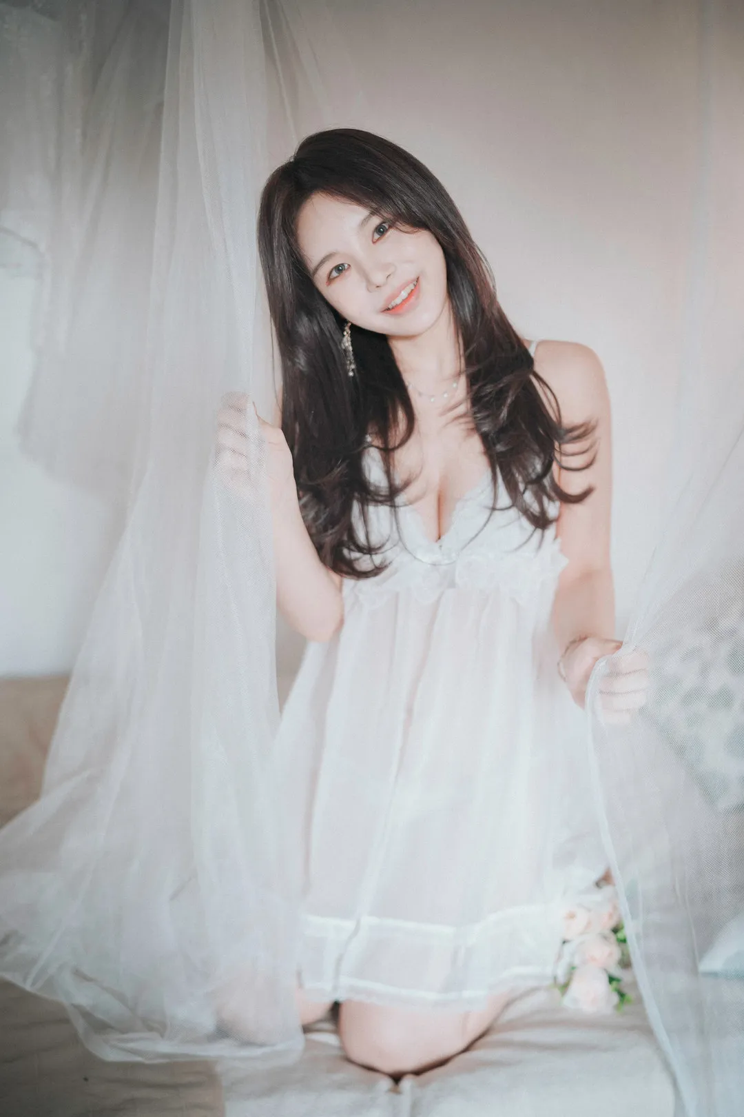 Instagram与社媒平台线索及内容风格整理 公开造型照片，展示发型与服装搭配