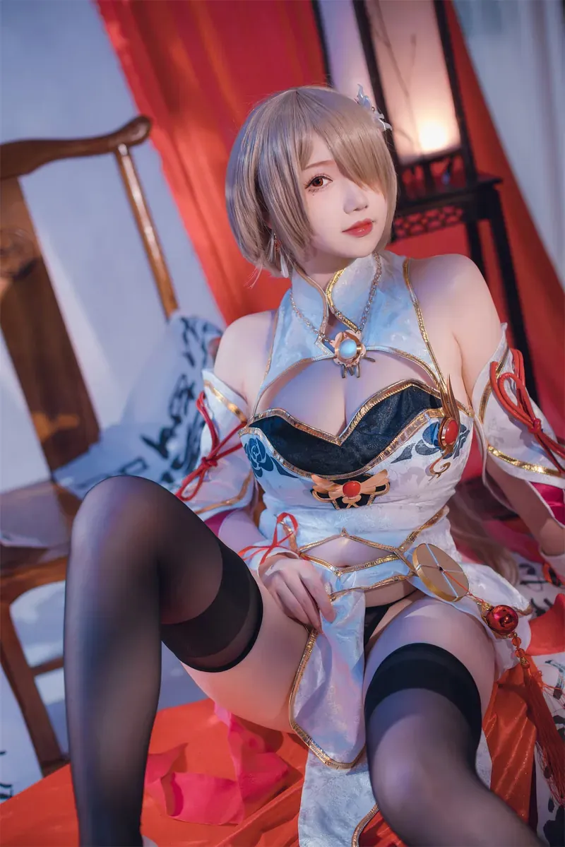 cosplay 平台线索与写真风格更新状态 浅色古风服装角色扮演照片