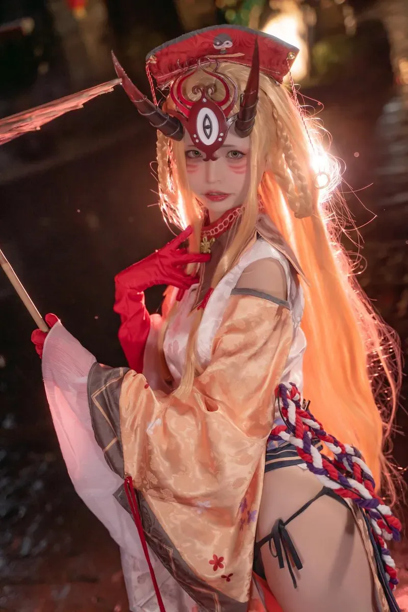 微博与X平台线索及Cosplay视觉风格更新整理 幻想主题角色摄影图片