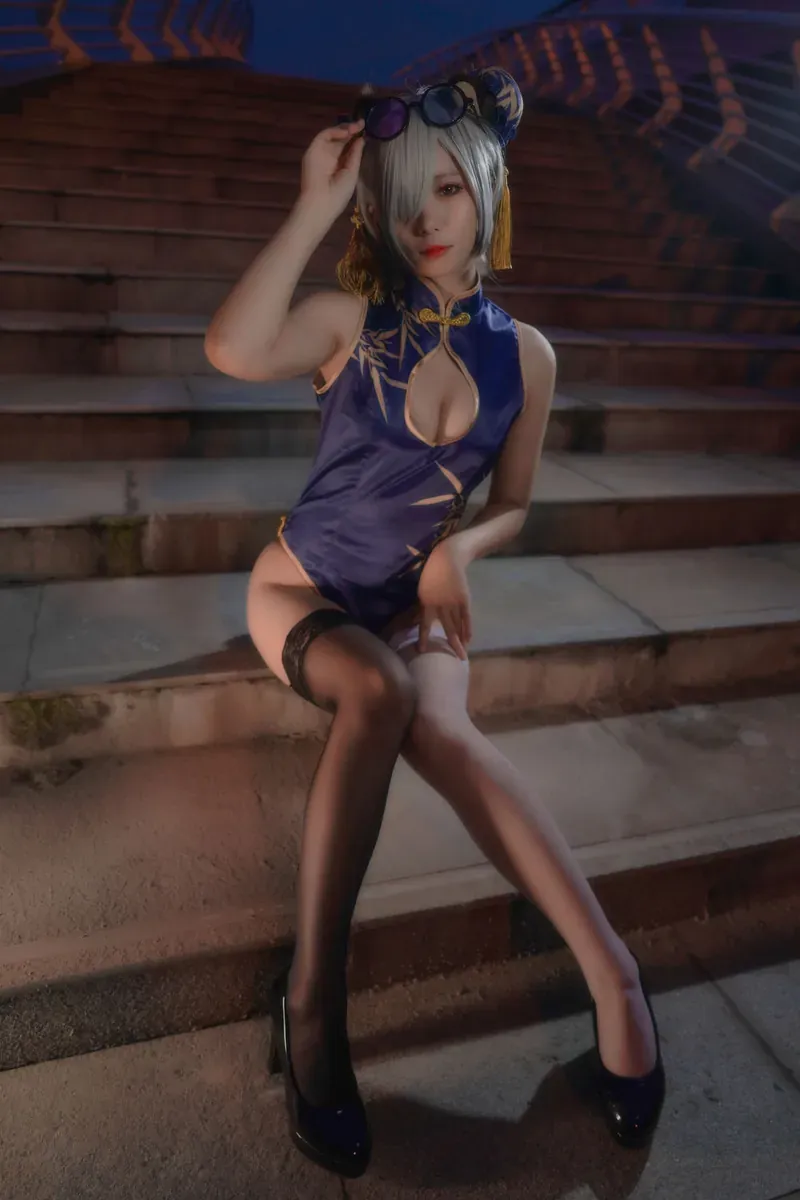 微博与公开平台线索 蓝色中式风格服装与浅色假发的Cosplay造型照片