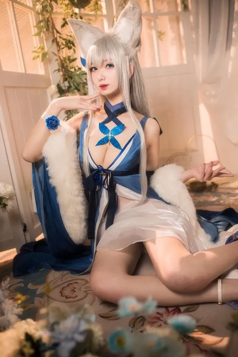 公开平台线索与写真风格更新整理 白色假发蓝色服装室内写真照片