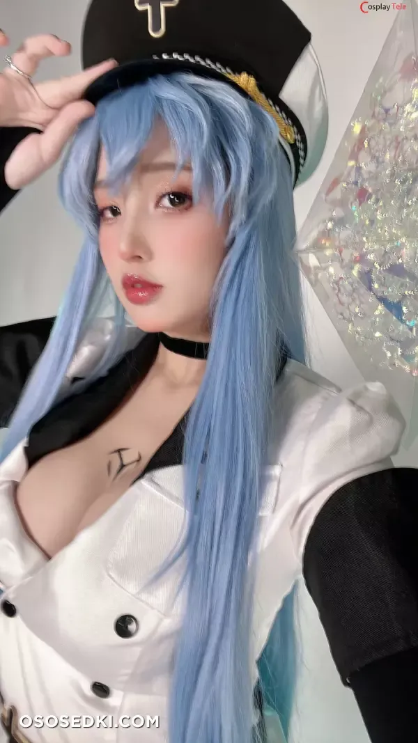 Instagram与COS写真风格更新 蓝色发色角色风格照片