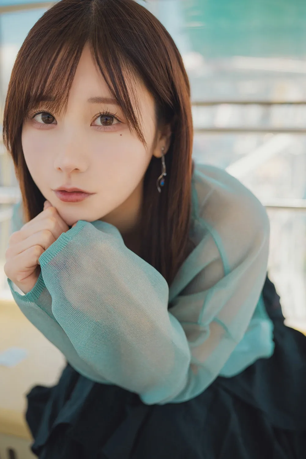 KenKen X与Fantia公开平台线索及写真风格更新 浅绿色服装自然风写真照片