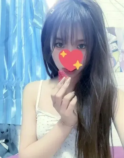 抖音平台线索与COS写真风格更新介绍 长发自拍照片