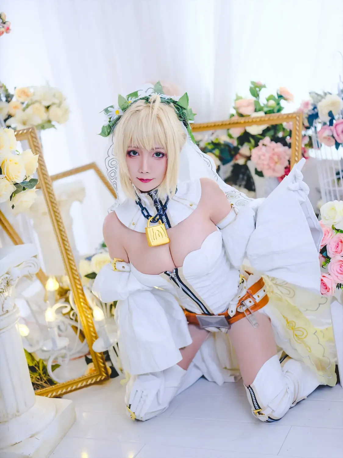 公开平台线索与Cosplay视觉风格更新整理 白色造型摄影作品