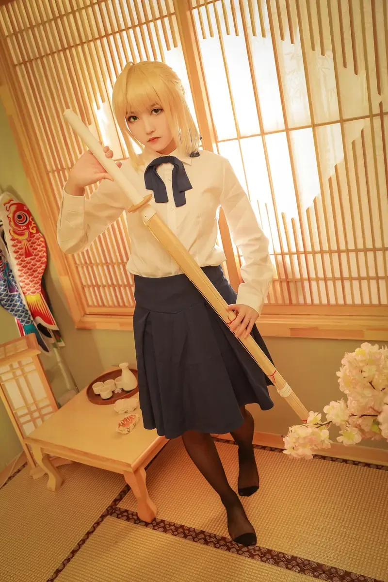 平台线索与Cosplay风格更新整理 陈妮妮UNI暖色空间角色服装图片