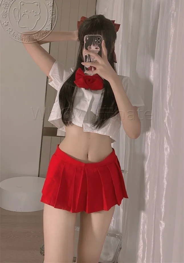 cosplay写真与视觉图集风格导读 红白配色Cosplay自拍造型