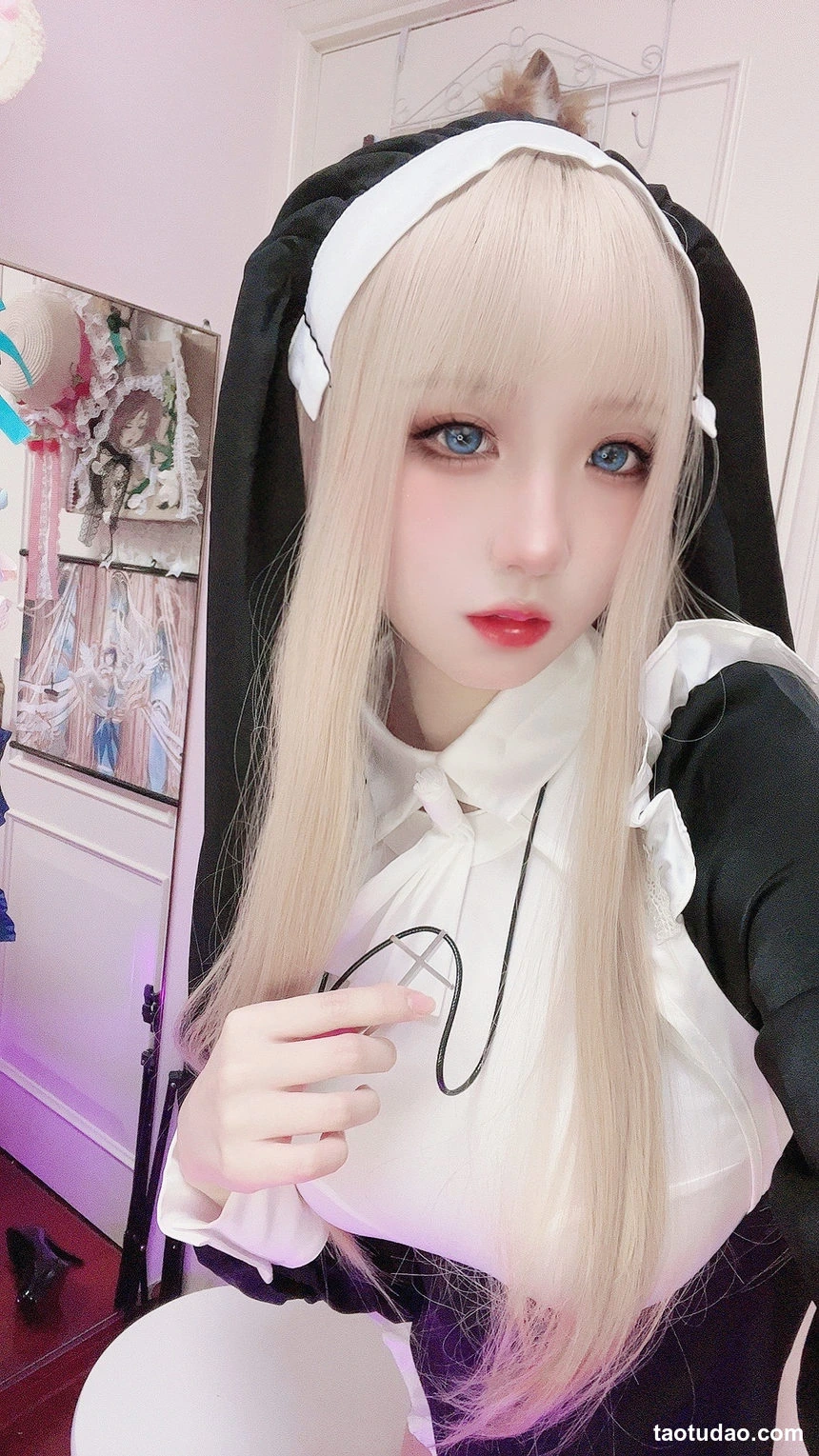 平台线索与Cosplay更新风格整理 白色假发黑白服装Cosplay照片